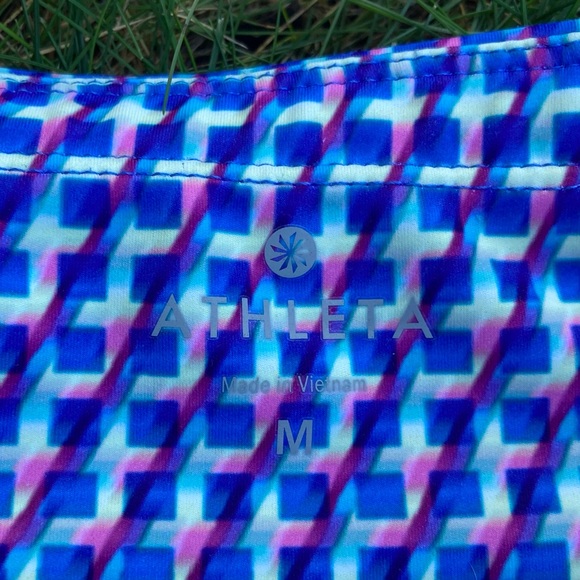 Athleta Vivid Sonar Capri Crop Leggings Medium - Picture 3 of 16